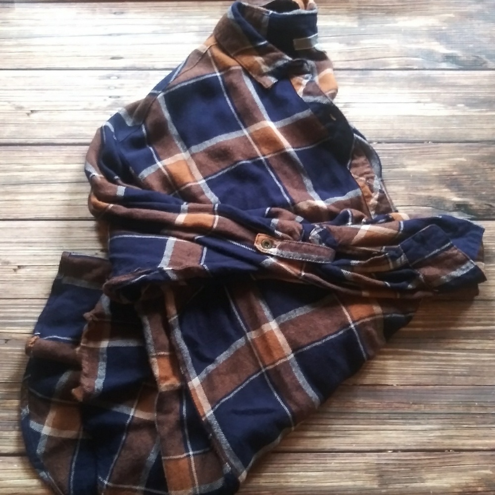 Collard Button Down Brown/Navy Plaid L/S shirt